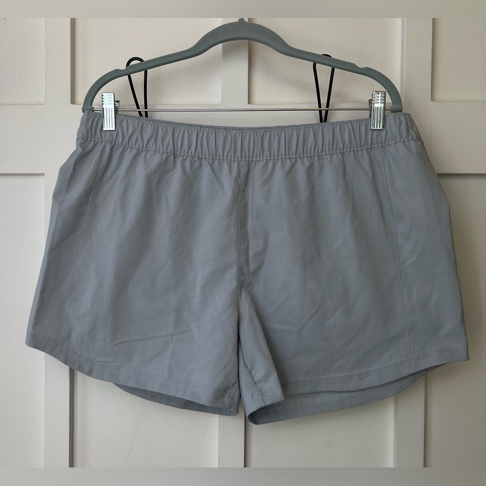 Columbia PFG Shorts Womens Large Gray Zip Pockets Activewear Hiking Perfomance